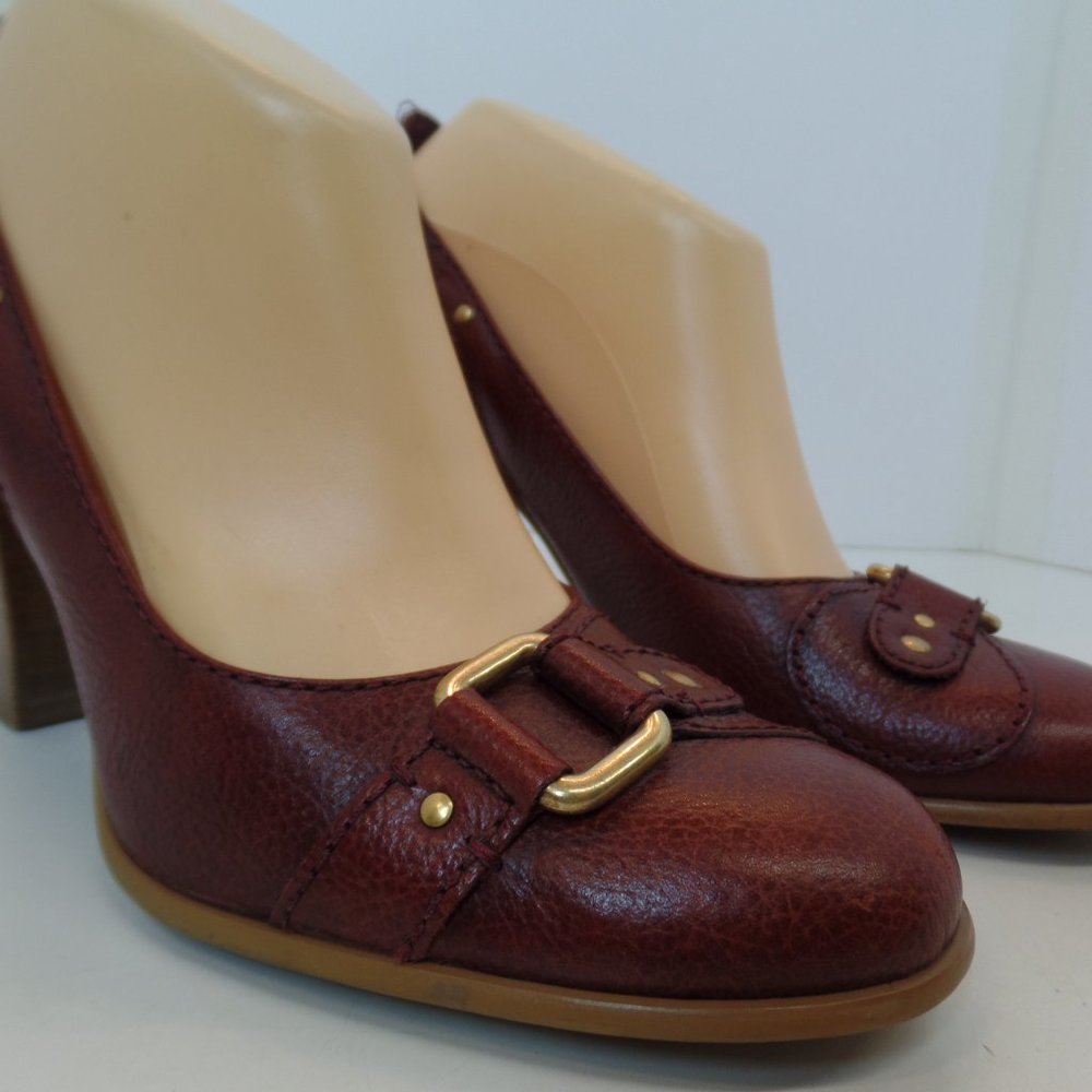 Franco Sarto  Burgundy Leather Heels With Attractive Goldtone Buckles Sz 8.5 - Picture 2 of 15